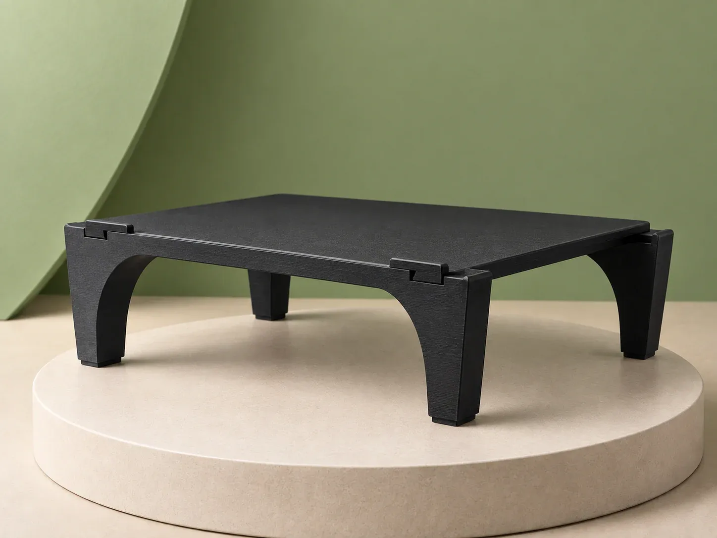Suporte elevado para notebook, na cor preto, sem personalização: suporte preto de mesa com tampo retangular, quatro pernas em arco e encaixes aparentes nos cantos