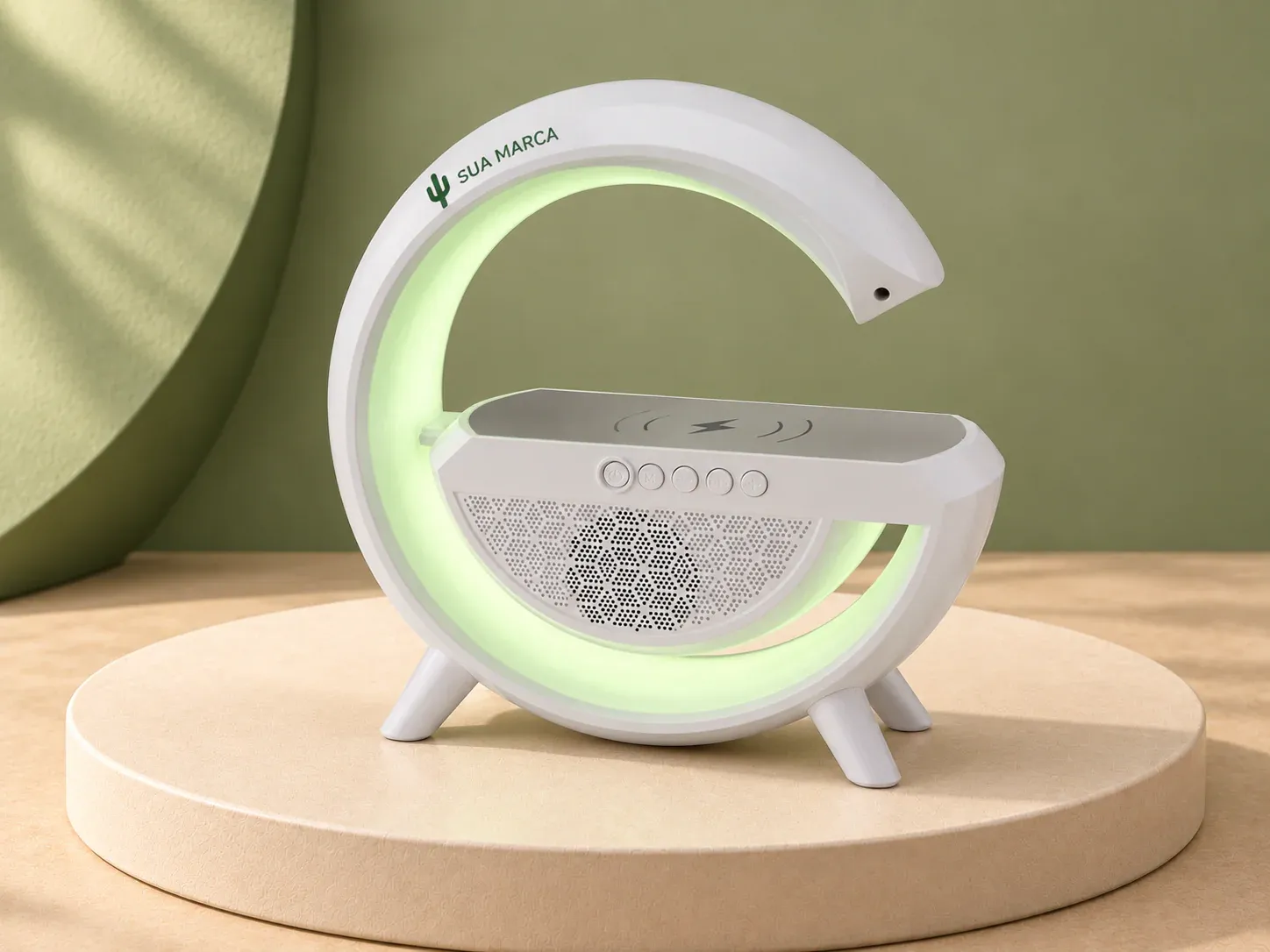 Caixa de som Bluetooth com carregador por indução, com exemplo de personalização colorida: um cacto e o texto “SUA MARCA” impressos em cor