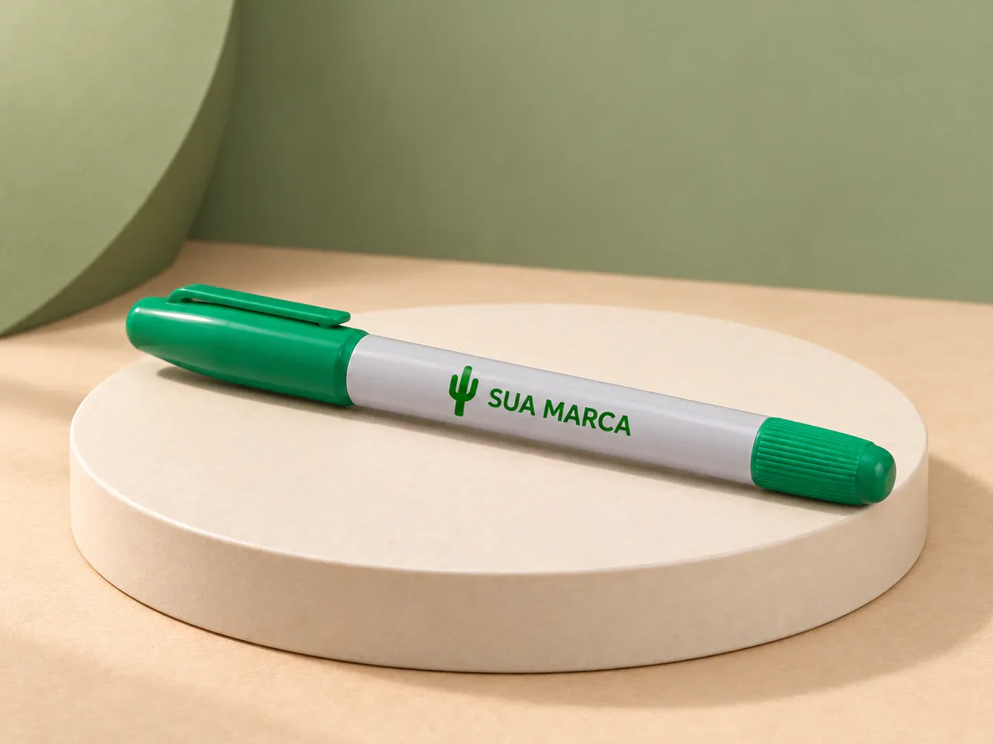 Caneta marcadora ponta dupla, com exemplo de personalização colorida: um cacto e o texto “SUA MARCA” impressos em cor