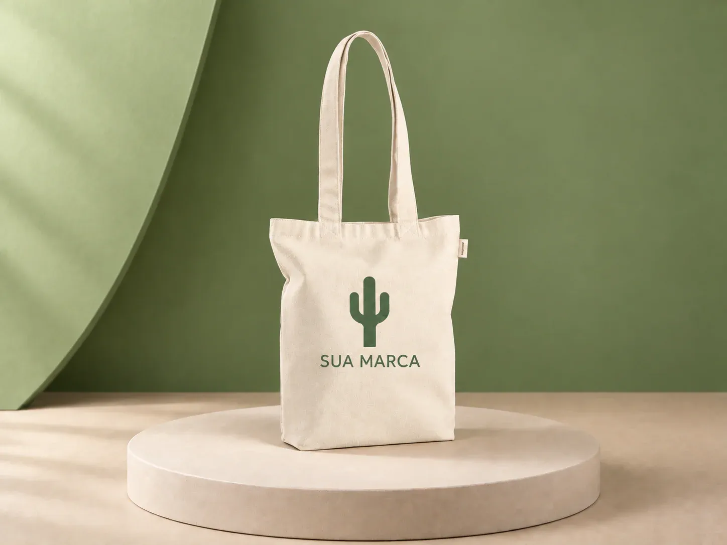 Sacola de algodão reciclado 140 g/m² com fole, com exemplo de personalização colorida: um cacto e o texto “SUA MARCA” impressos em cor